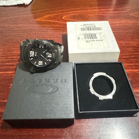 Authentic Oakley Kill Switch Watch/blak Dial/ Black Bezel-SS-Tech Bezel/EUC - Picture 4 of 15